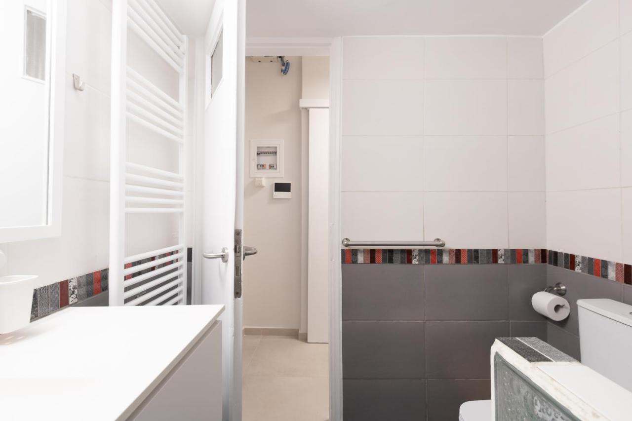 Modern 2-Bedroom Apt, 200M From The Acropolis Athén Kültér fotó